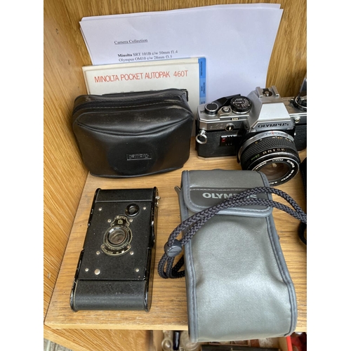 1386 - AN ASSORTMENT OF PHOTOGRAPHY EQUIPMENT TO INCLUDE A MINOLTA SRT101B CAMERA, AN OLYMPUS OM10 CAMERA A... 