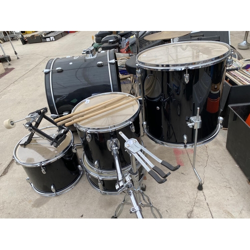 1439 - A TIGER DRUM KIT WITH BASE DRUM, SYMBOLS, SNARE AND DRUM STICKS ETC