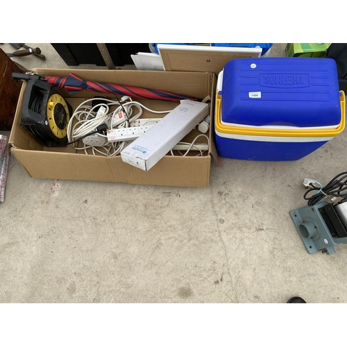 1466 - AN ASSORTMENT OF ITEMS TO INCLUDE A COOL BOX AND EXTENSION LEADS