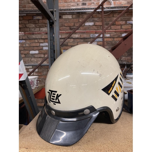 814 - A VINTAGE TOP TEK MOTORBIKE SAFETY HELMET