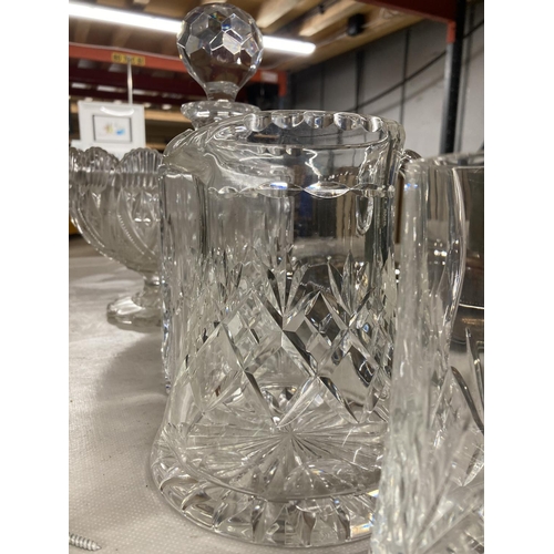 833 - FOUR PIECES OF HEAVY CUT GLASS CRYSTAL TO INCLUDE A DECANTER, WATER JUG, BOWL AND TANKARD