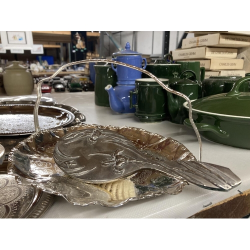 834 - VARIOUS ITEMS OF SILVER PLATE TO INCLUDE TRAYS, BUTTER DISH, BRUSH ETC