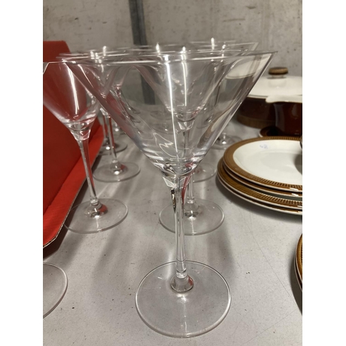 842 - A SET OF TWELVE LARGE COCKTAIL GLASSES