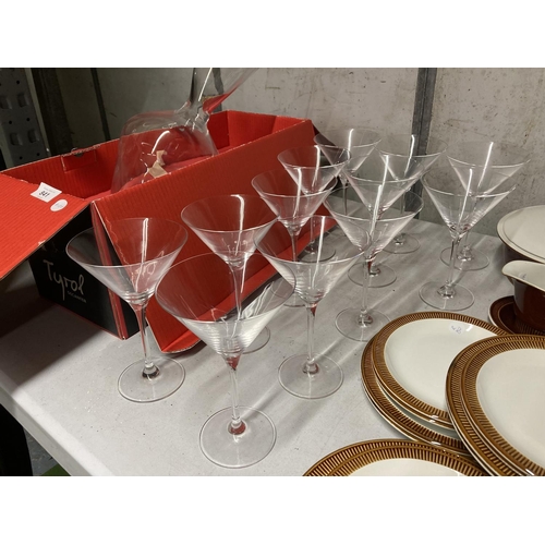 842 - A SET OF TWELVE LARGE COCKTAIL GLASSES