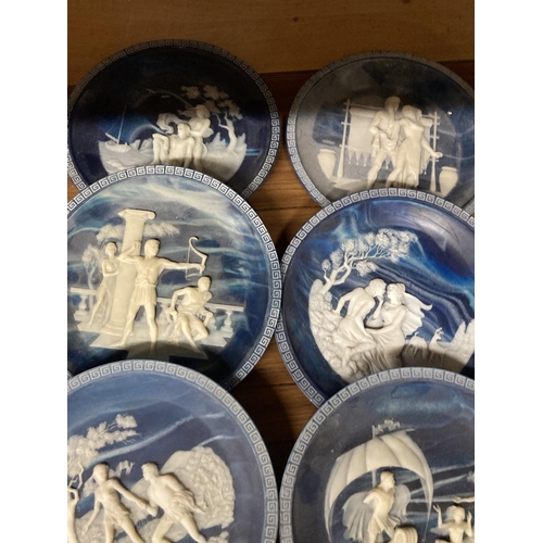 922 - A SET OF SIX CAMEO STYLE CABINET/WALL PLATES IN 'THE VOYAGE OF ULYSSES' SERIES