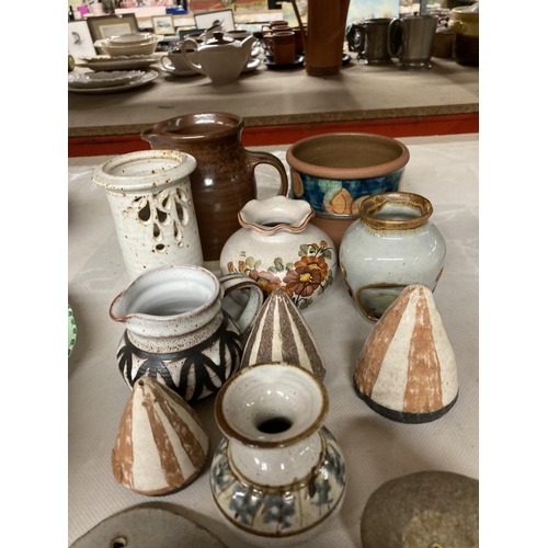 953 - A QUANTITY OF STONEWARE TO INCLUDE CANDLE BURNERS, JUGS, VASES ETC