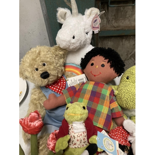 966 - A COLLECTION OF SOFT TOYS TO INCLUDE PETER RABBIT, JELLYCAT, WILLBERRY, ALICE'S BEAR SHOP ETC