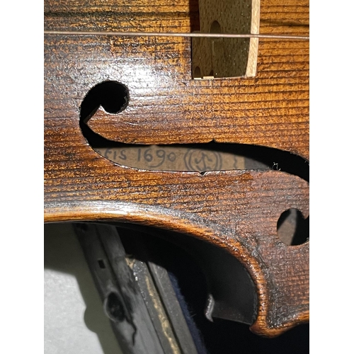 20A - A CASED 19TH CENTURY STRADIVARIUS STYLE VIOLIN BEARS PAPER LABEL 