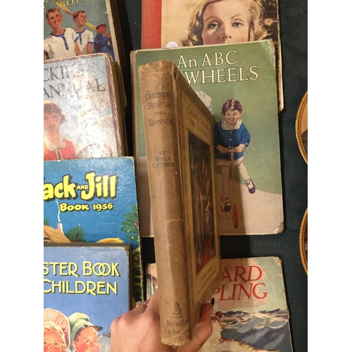 274 - A QUANTITY OF CHILDREN'S HARDBACK BOOKS FROM THE 1930'S, 40'S AND 50'S