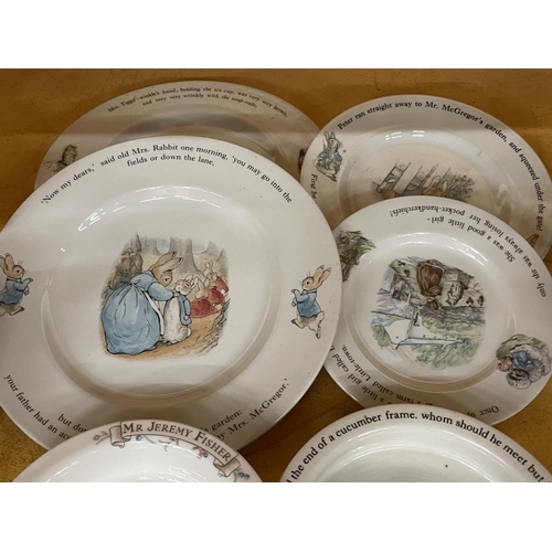 378A - A COLLECTION OF PETER RABBIT CERAMICS TO INCLUDE PLATES AND BOWLS