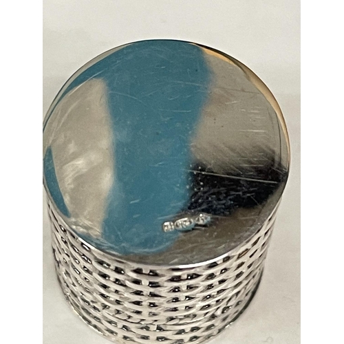 640 - A MARKED SILVER THIMBLE CASE IN THE GUISE OF A BASKET