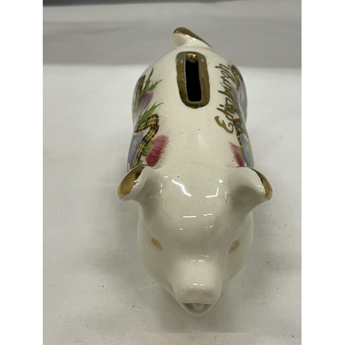 40 - A VINTAGE WEST HIGHLAND POTTERY SOUVENIR EDINBURGH PIGGY BANK