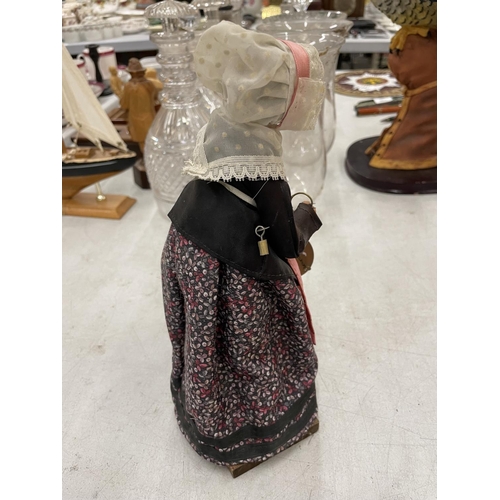 190 - A FRENCH SANTONS D'ART ATELIER GASQUET FOLK ART DOLL HEIGHT APPROX 26CM