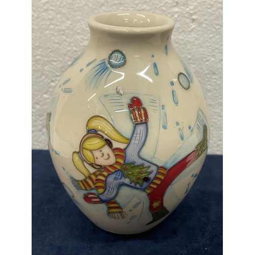 382 - A MOORCROFT SNOW ANGELS VASE