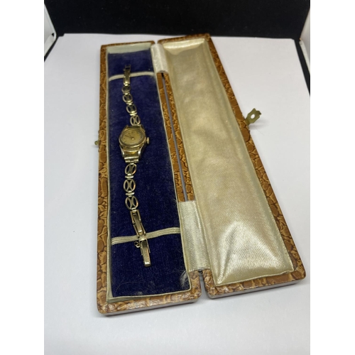 521 - A VINTAGE GOLD PLATED WRIST WATCH IN A PRESENTATION BOX