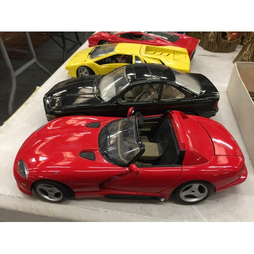 113 - FOUR MAISTO AND ONE BURAGO LARGE DIE-CAST SPORTS CARS TO INCLUDE BMW, LAMBORGHINI, ETC