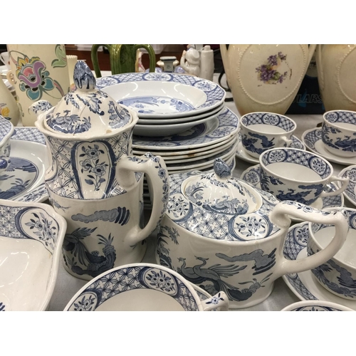 166 - A LARGE QUANTITY OF OLD CHELSEA STONEWARE DINNER ITEMS TO INCLUDE LIDDED SERVING DISHES, SEVING PLAT... 