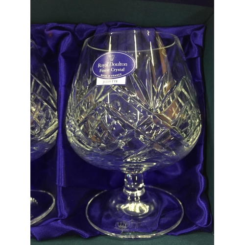 197 - TWO PAIRS OF BOXED CRYSTAL GLASSES TO INCLUDE DOULTON JULLIETTE BRANDY AND BURNS WINE GLASSES