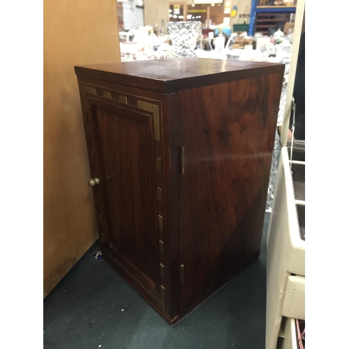 78 - A MAHOGANY SINGLE DOOR CABINET WITH BRASS INLAY 26CM X 15CM X 16CM