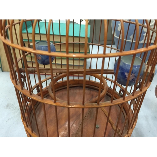 87 - A VINTAGE CHINESE STYLE BIRD CAGE