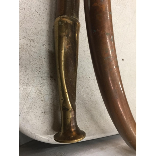 92 - A BRASS AND COPPER HUNTING HORN