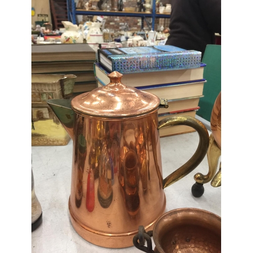 93 - A LARGE QUANTITY OF COPPER ITEMS TO INCLUDE AN URN, COFFEE POT, JUGS ETC