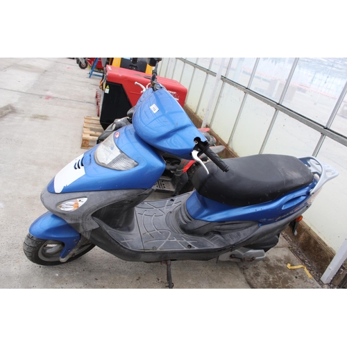 113 - A KYMCO MOVIE XL 125 SCOOTER WITH KEY AND 38909 MILES ON THE CLOCK NO VAT