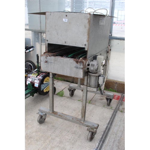 125 - AN ELECTRIC POWERED CONVEYOR BELT WORK STATION +VAT