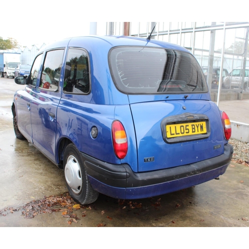 166 - LONDON TAXI LL05 BYW DIESEL AUTO  219208 MILES NO VAT WHILST ALL DESCRIPTIONS ARE GIVEN IN GOOD FAIT... 