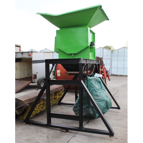 219 - ROCK CRUSHER WITH ELECTRIC MOTOR WORKING    NO VAT