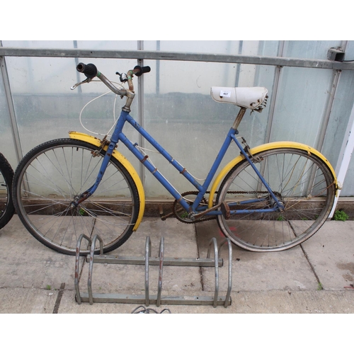 407 - VINTAGE BIKE & RACK - NO VAT