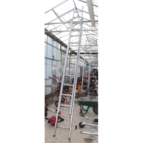 49 - A TWO SECTION 26 RUNG ALUMINIUM 'LYTE' EXTENDABLE LADDER NO VAT