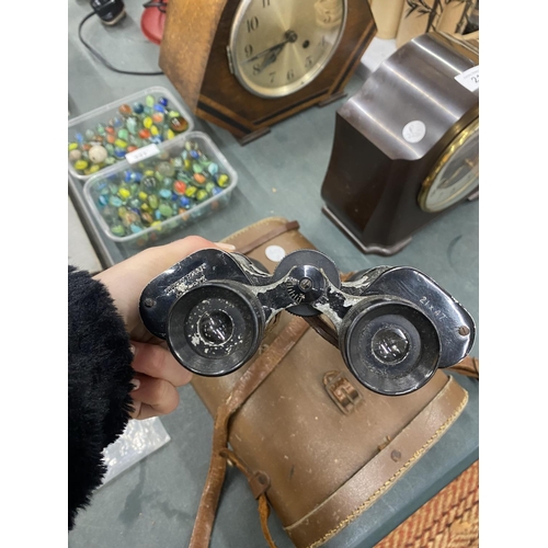 220 - A PAIR OF VINTAGE LIEBERMAN AND GORTZ BINOCULARS IN A CASE