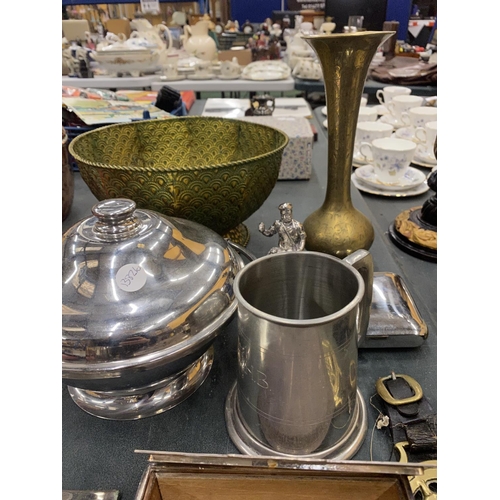 236 - A QUANTITY OF SILVER PLATED ITEMS TO INCLUDE TANKARDS, A TRAY, CIGARETTE BOX, BOWLS, A BRASS VASE, E... 