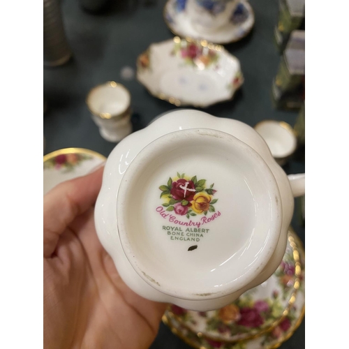 263 - A QUANTITY OF ROYAL ALBERT 'OLD COUNTRY ROSES' TEAWARE TO INCLUDE TRIOS, TRINKET BOX AND DISH, EGG C... 