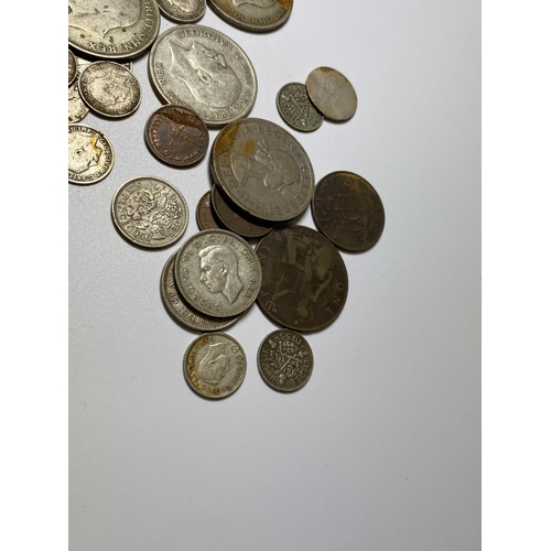 518 - A MIXED COLLECTION OF SILVER AND FURTHER COINS, PRE 1920 THREEPENCES, ASSORTED 1920-1947 HALF SILVER... 