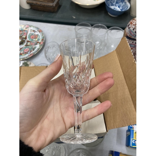 276 - VARIOUS VINTAGE GLASSES TO INCLUDE CUT GLASS, WATERFORD CRYSTAL ETC