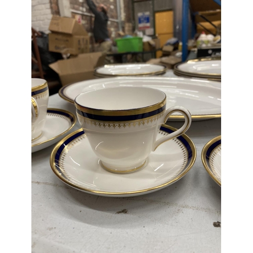 296 - A QUANTITY OF SPODE 'KNIGHTSBRIDGE' PATTERN TO INCLUDE A SERVING PLATE CUPS AND SAUCERS, DINNER PLAT... 