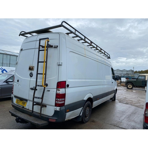 145 - MERCEDES SPRINTER VAN SG57 VRF FIRST REG 2007 MANUAL 132689 MILES MOT 27/07/23 WITH ROOF RACK & LADD... 