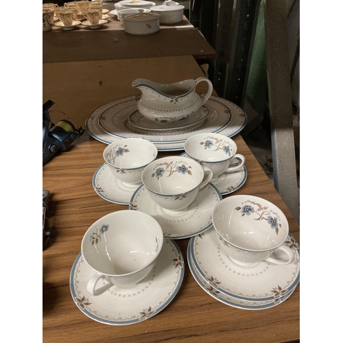 939 - A QUANTITY OF ROYAL DOULTON 'OLD COLONY' TO INCLUDE SERVING PLATES, SAUCE JUG AND SAUCER, CUPS AND S... 