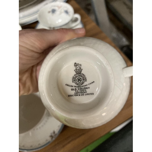 939 - A QUANTITY OF ROYAL DOULTON 'OLD COLONY' TO INCLUDE SERVING PLATES, SAUCE JUG AND SAUCER, CUPS AND S... 