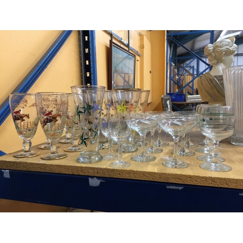 314 - A QUANTITY OF GLASSES TO INCLUDE ESPRESSO MARTINI GLASSES, HUNTING SCENE BEER GLASSES, TUMBLERS WITH... 