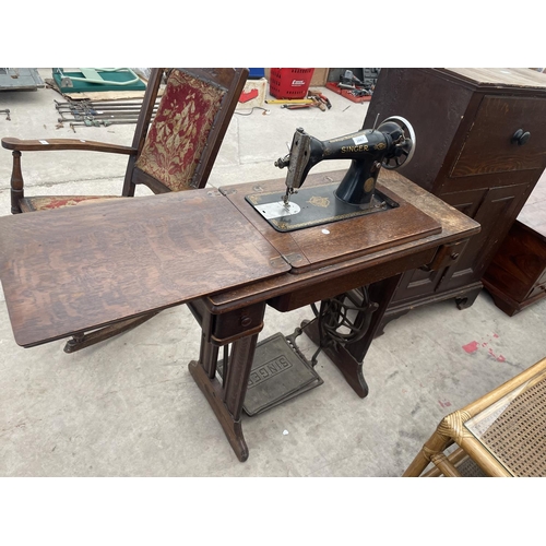 2667 - A SINGER TREADLE SEWING MACHINE