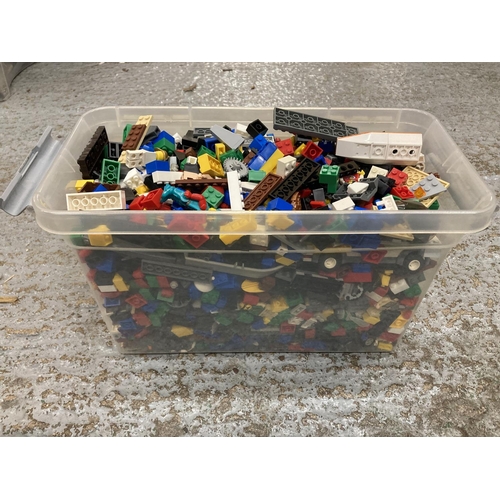 234 - A BOX OF LEGO PIECES TO INCLUDE BRICKS, FIGURES, ETC