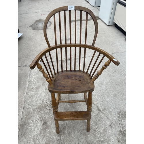 2204 - AN 18TH CENTURY STYLE BEECH WINDSOR STYLE CHILDS HIGH CHAIR