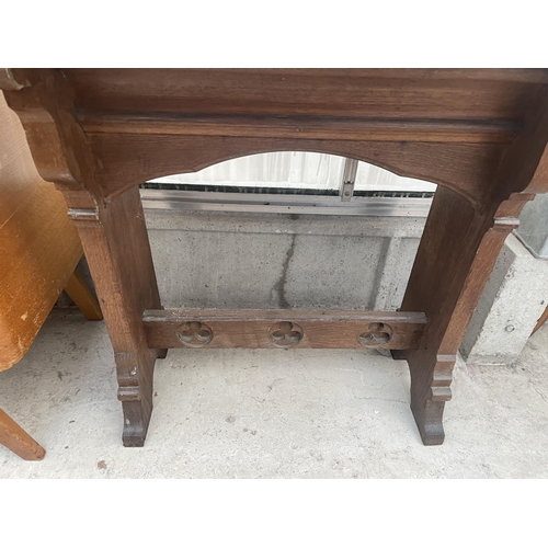 2208 - A VICTORIAN OAK ALTAR TABLE, 30X18