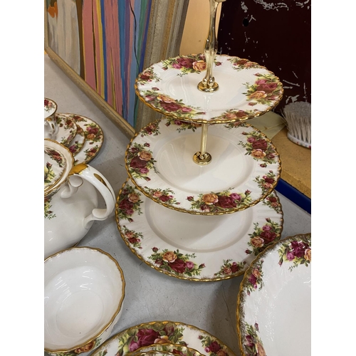 45 - A LARGE THRITY SIX PIECE ROYAL ALBERT OLD COUNTRY ROSES DINNER SERVICE COMPRISING TEAPOT, THREE TIER... 