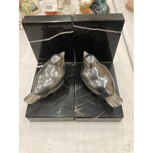 105 - A PAIR OF ART DECO STYLE BOOK-ENDS, BIRDS ON A MARBLE BASE, HEIGHT 10CM