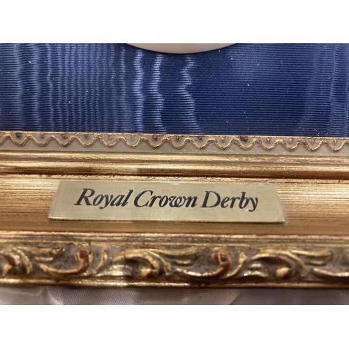 164A - A BOXED ROYAL CROWN DERBY AUTUMN PLAQUE