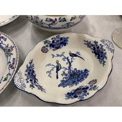 197 - A QUANTITY OF CERAMIC DINNERWARE TO INCLUDE A BOOTHS LIDDED PLATE, WHIELDON WARE BOWLS AND TUREEN, E... 